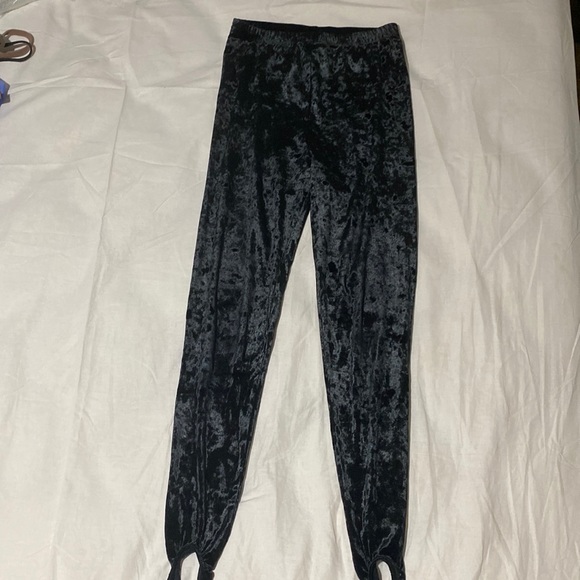 Velour legging with foot straps - Picture 1 of 4